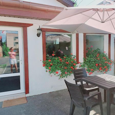 Confort Inn Otopeni Exteriör bild