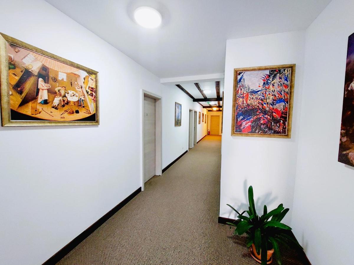 Confort Inn Otopeni Exteriör bild