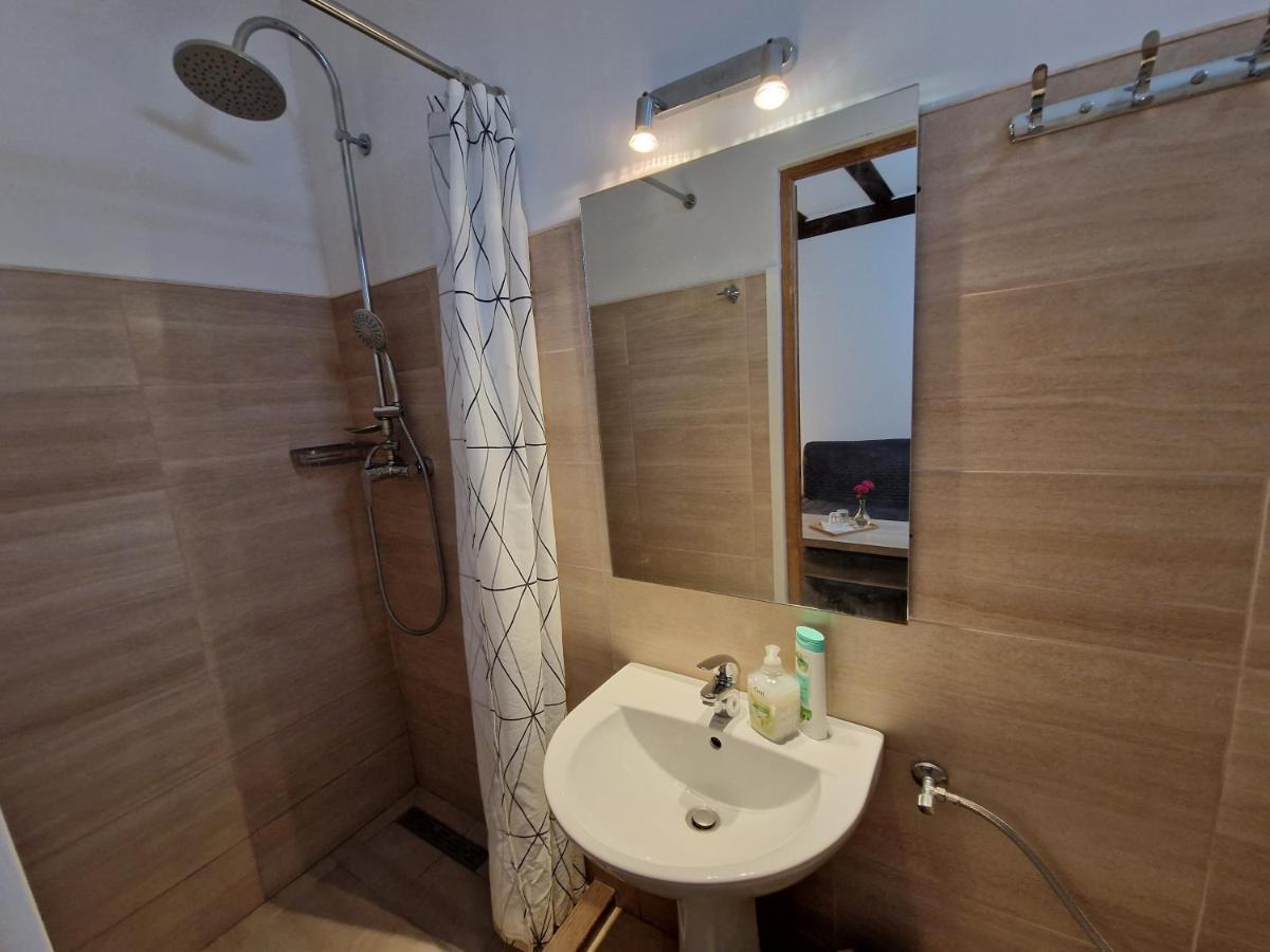 Confort Inn Otopeni Exteriör bild