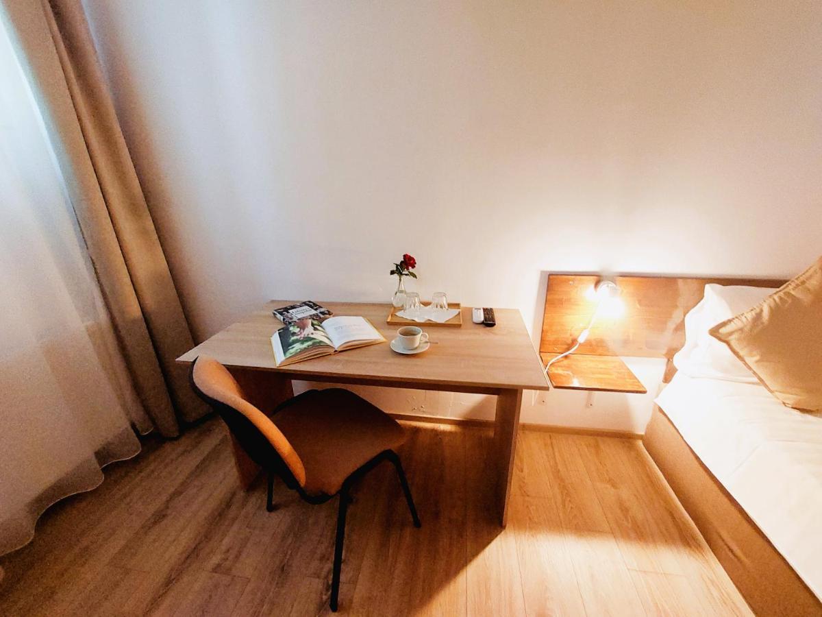 Confort Inn Otopeni Exteriör bild