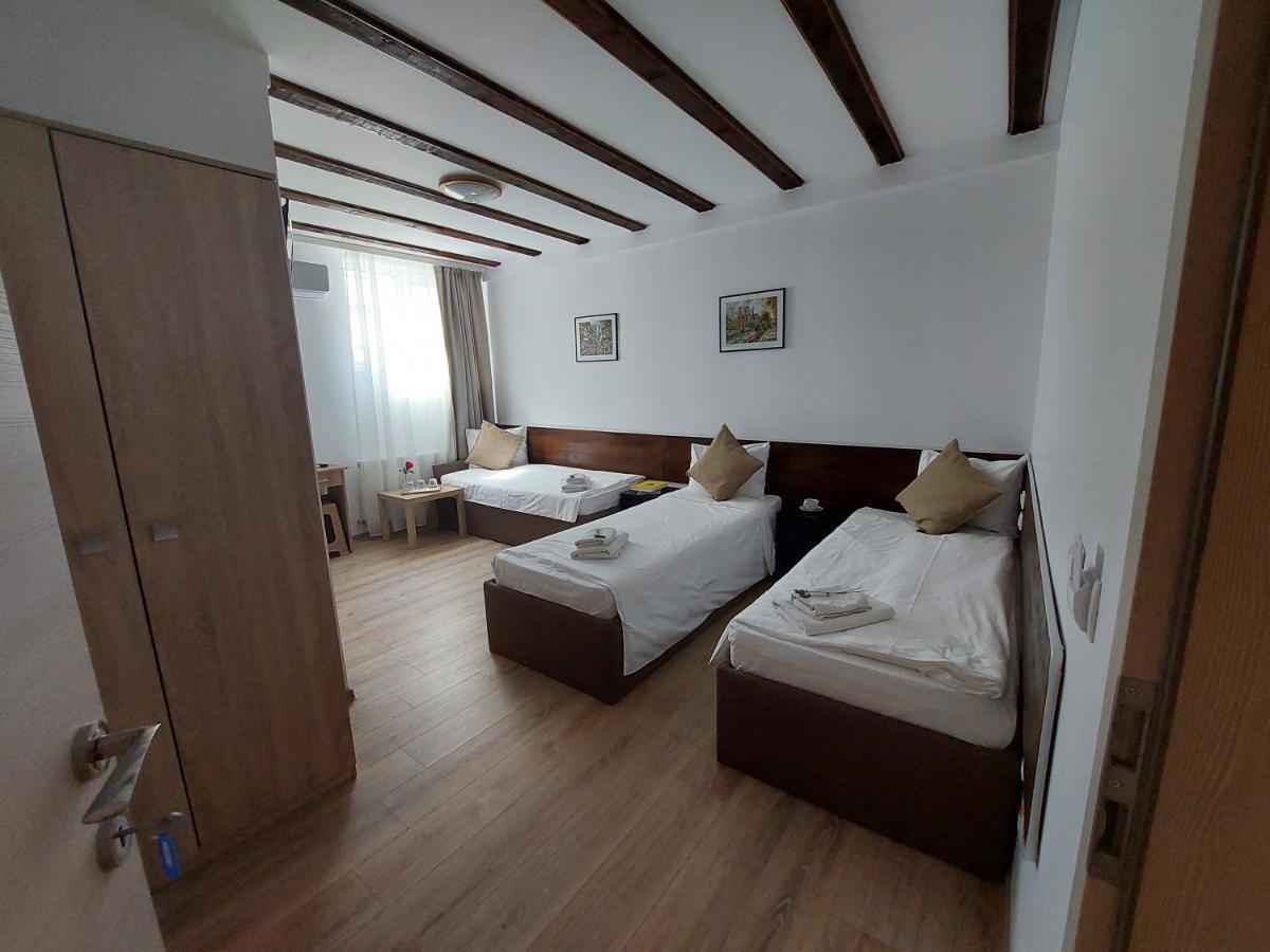 Confort Inn Otopeni Exteriör bild