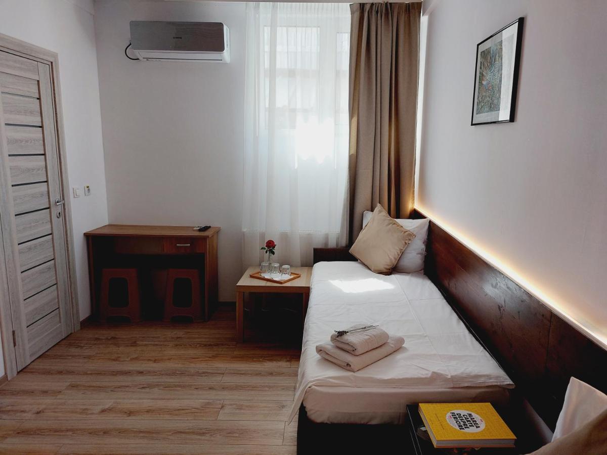 Confort Inn Otopeni Exteriör bild