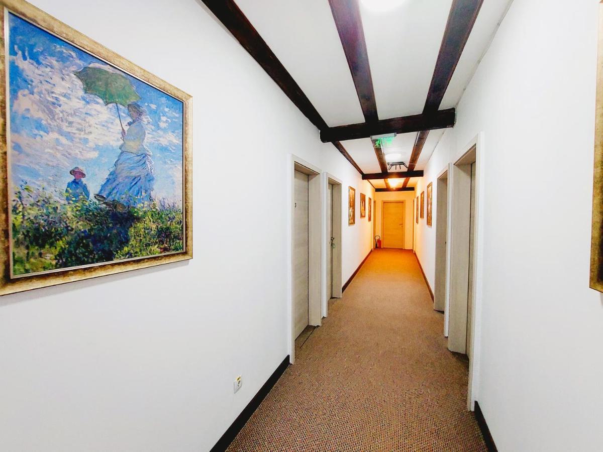 Confort Inn Otopeni Exteriör bild