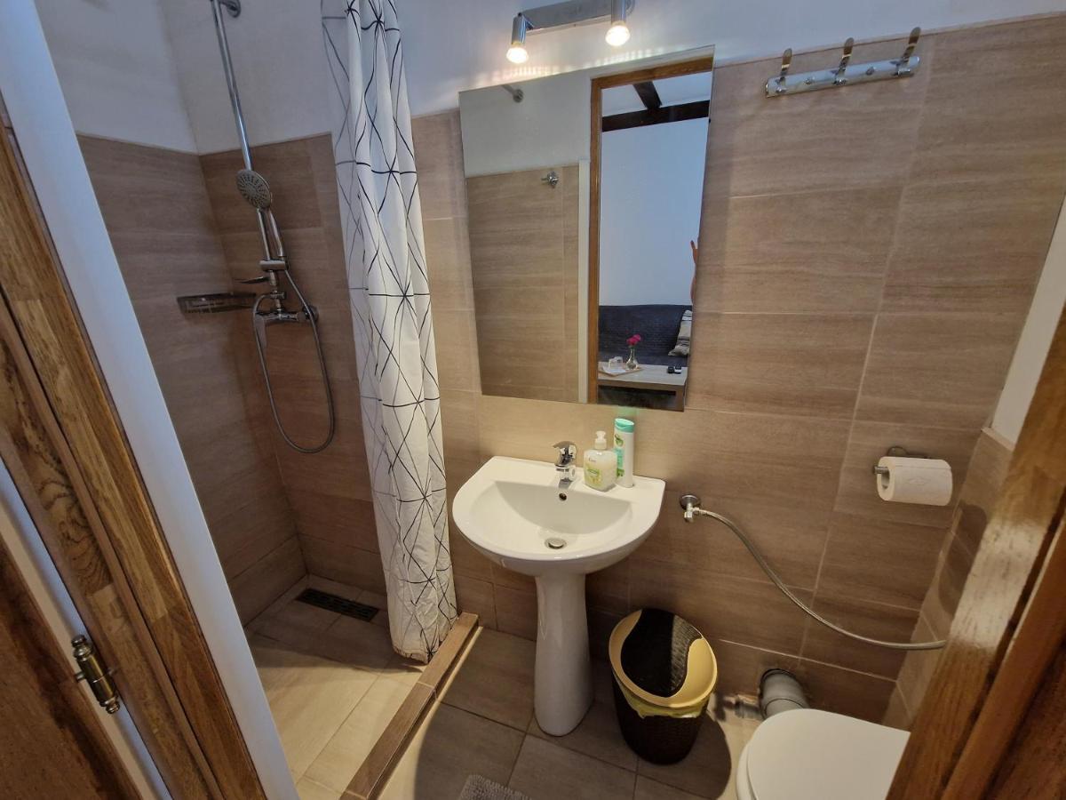 Confort Inn Otopeni Exteriör bild